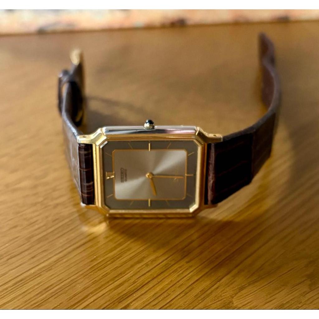 SEIKO Dolce Quartz Square Gold x Silver