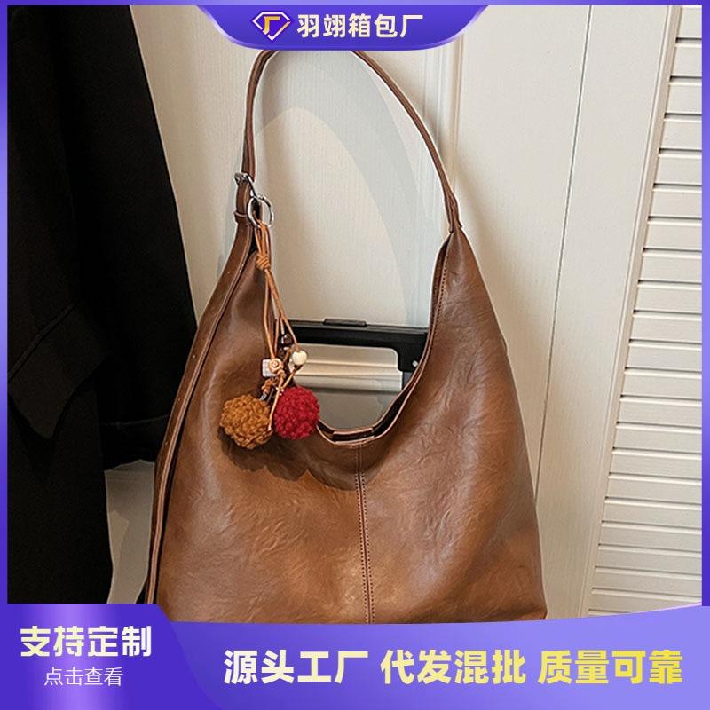 Large Capacity Bag Women's Autumn Versatile New Fashion Shoulder Messenger Bag Popular Retro Tote Bag