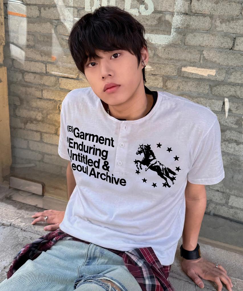 Eontaiteulseoul Unicorn Henley Neck Crop Short Sleeve White