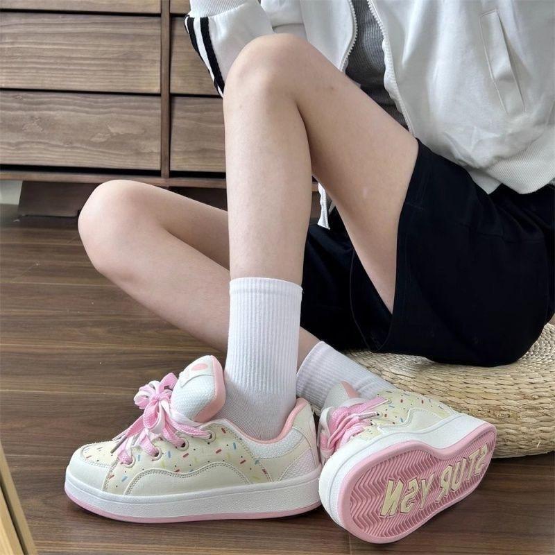 Little white shoes 2025 spring and autumn new pink round head ins color matching bread shoes versatile casual fashion board shoes women