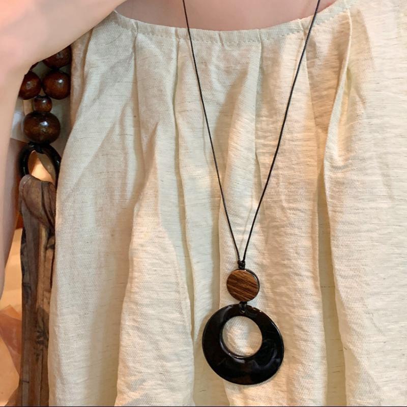 Bohemian Geometric Pendant Necklace Niche Retro Temperament Collarbone Chain Light Luxury Versatile High-end Jewelry