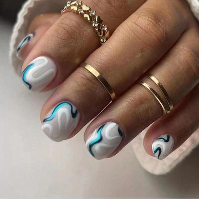 Uñas Postizas Línea Azul y Blanca Iluminadora – Elegante Estilo Otoño/Invierno
