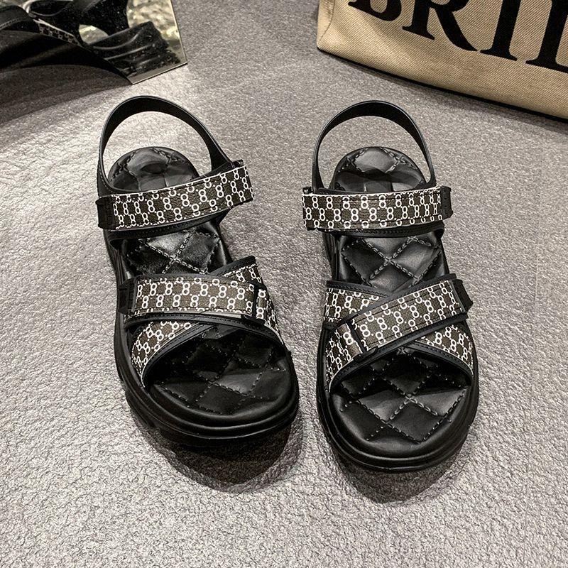 2025 summer new sandals women's Xiaoxiang student Velcro super fire flat bottom women's sneakers
