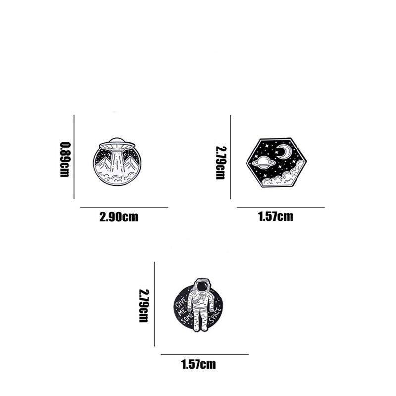 Astronaut Series Starry Sky Spaceship Brooch - Alloy Badge Accessory