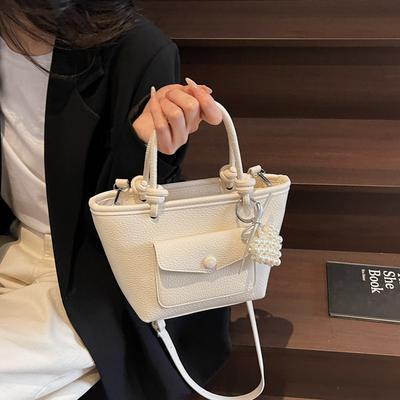 Niche Design Commuter Bucket Bag 2025 New Fashion Handbag Korean Version Messenger Bag Fashionable Retro Handbag