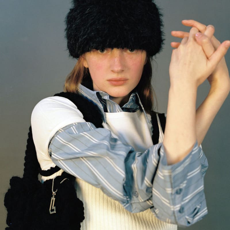 

AWESOME NEEDS SUGARLOAF HAT_FLUFFY BLACK FREE
