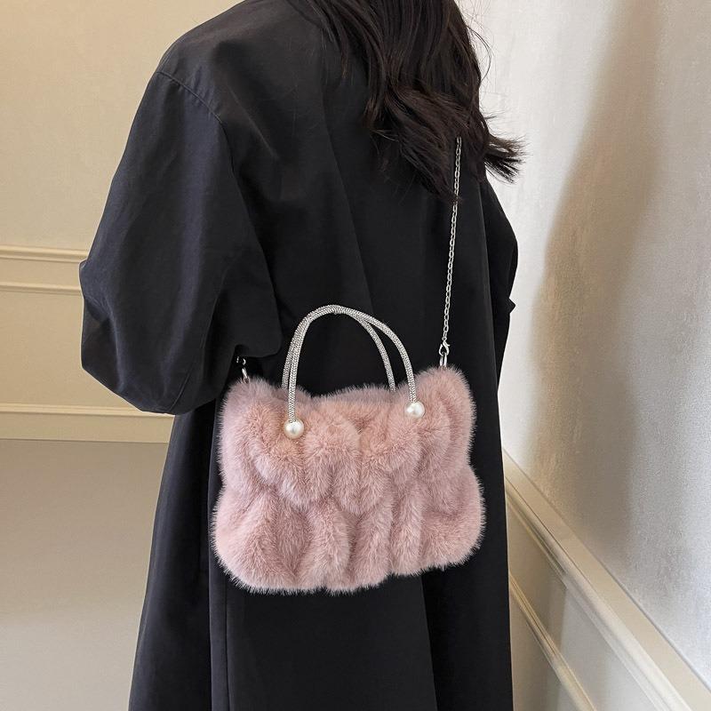 Plush bag women's large-capacity new autumn and winter versatile chain messenger bag pleated plush bag