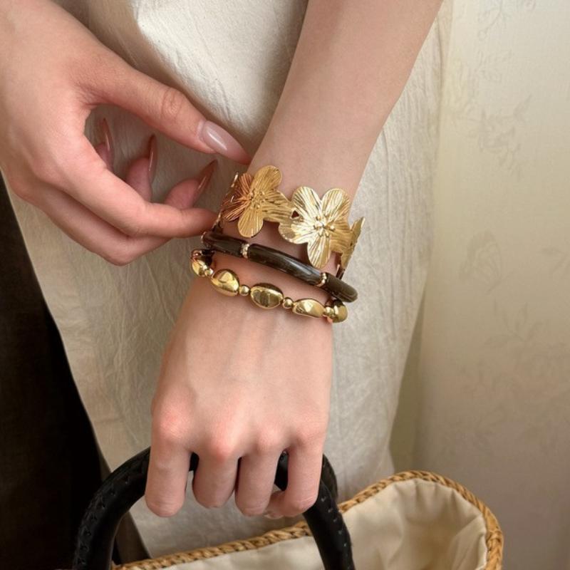 3Pcs Bohemian Ethnic Resin Bracelets for Women Golden Blossom Beaded Alloy Craft Fashion Wrist Accessory for Outdoor Picnic