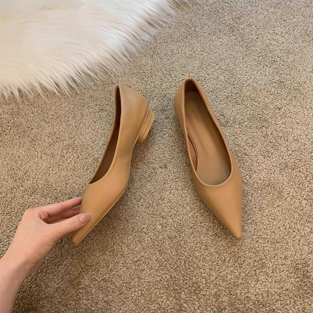 Pointed flat shoes single shoes women's 2025 new temperament pointed head shallow mouth low heel temperament grandma shoes fairy shoes