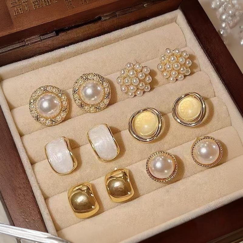 Geometric Pearl Ear Nail Set for Women Vintage Minimalist Lightweight Earrings for Daily Office Party Wear