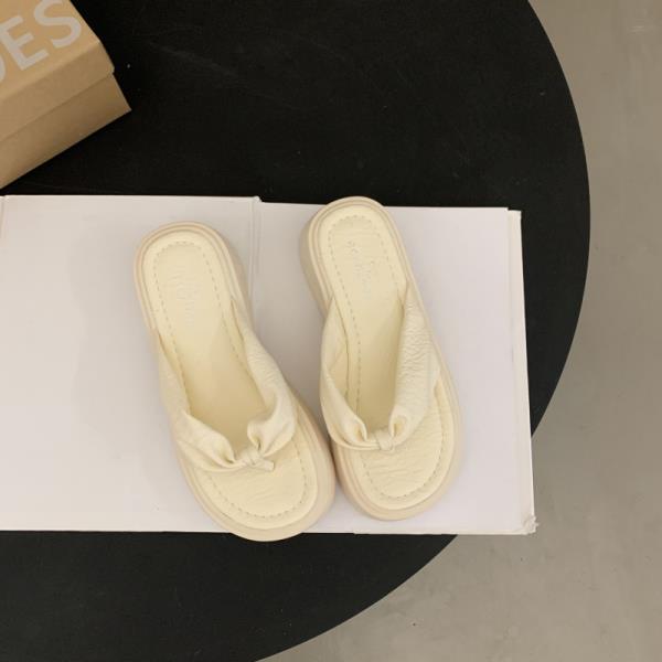 

Модная обувь Летние клоги Женские тапочки Мягкие Роскошные Шлепанцы Pantofle Платформа Резина Шлепанцы Пляжный Комфорт Дизайнер 2025 Гавайский Ca 35