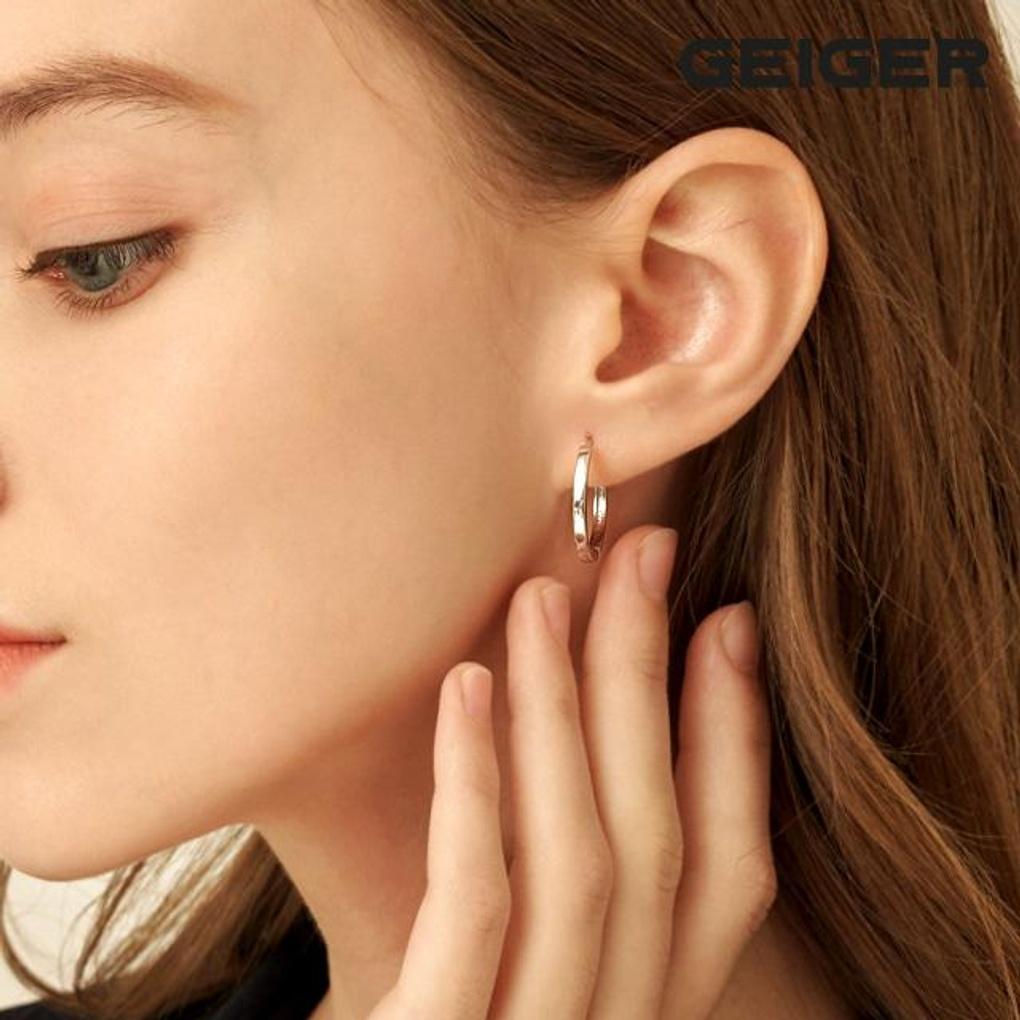 [Geiger Jewelry] Flat One-Touch Silver Earrings GISVEE034
