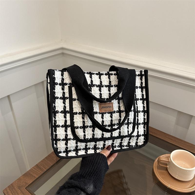 

Fashion Plaid Light Luxury Underarm Bag Women s Large Capacity Versatile Lightweight Premium Texture Niche Casual Shoulder Bag