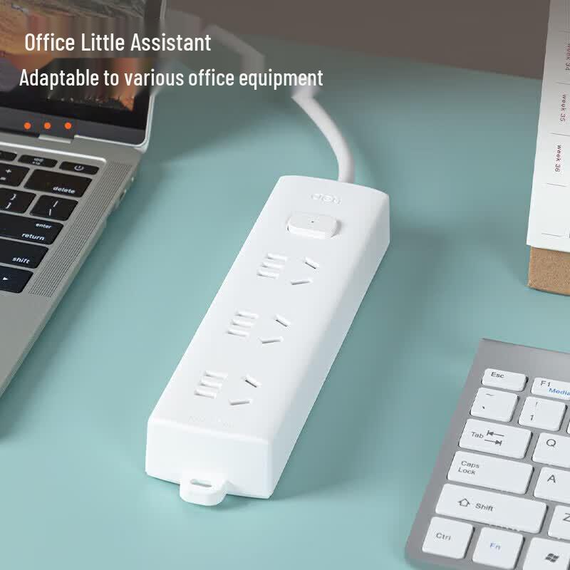 Deli 3-Outlet Power Strip