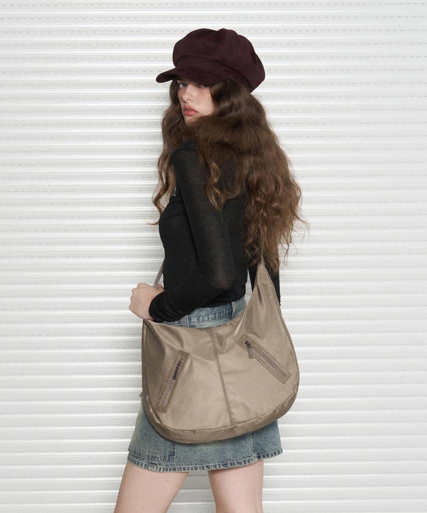 Leathery Split Nylon Crossbody Bag [Khaki Beige]