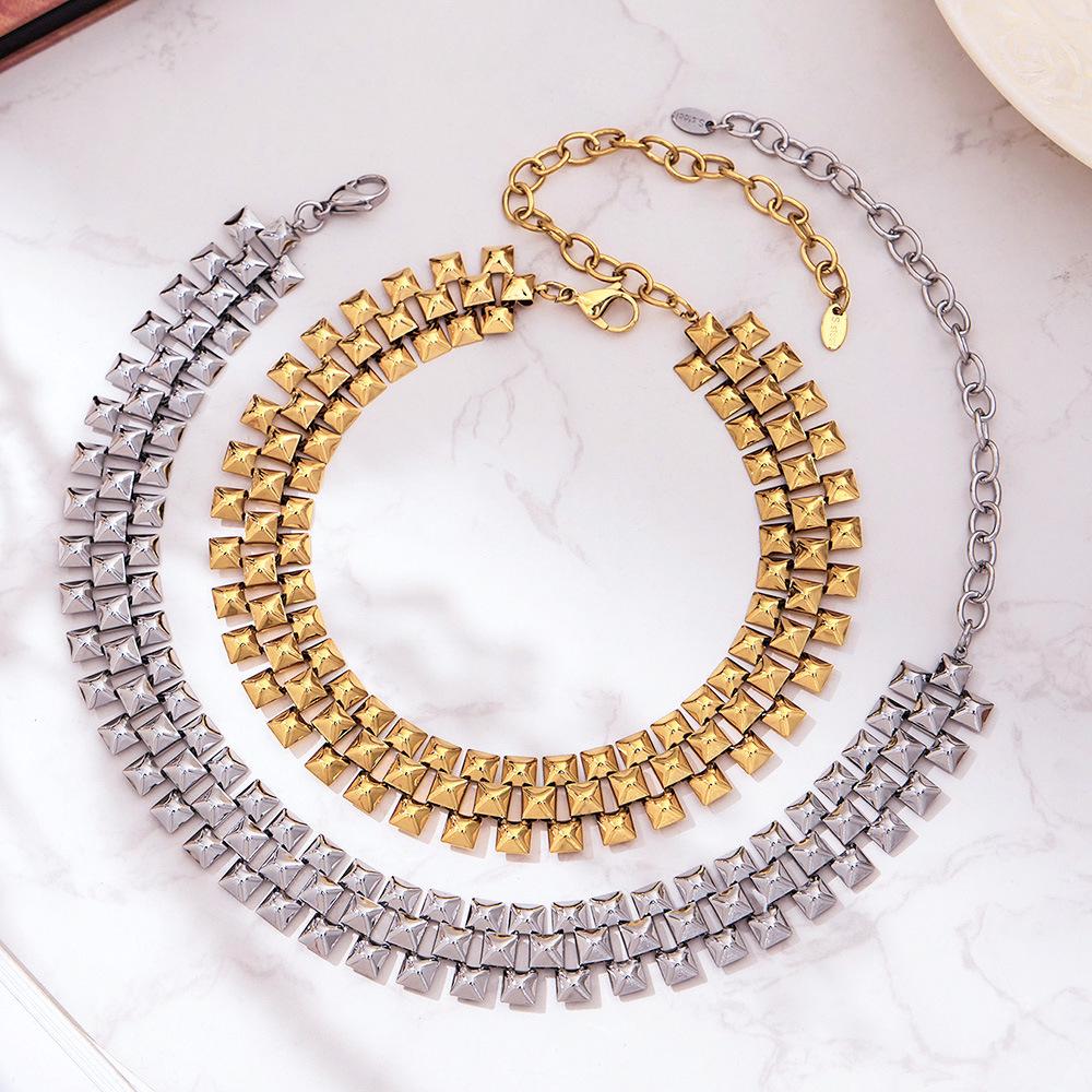 European-American Luxe Three-Row Rivet Necklace & Bracelet Set - Durable, Stainless Steel, Trendy Jewelry.