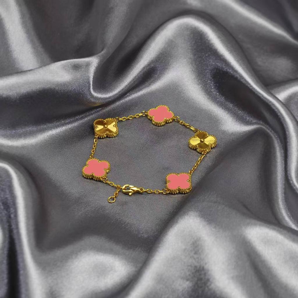 15MM Gjennomgående titanstål 18K dobbeltsidig heldig firkløver fem blomster armbånd