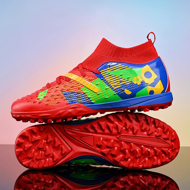 New Men Soccer Shoes High-Quality Outside High Ankle Ultralight Indoor Football Boots Boys Athletic Shoes Futsal Anti-Skid Athletic Shoes