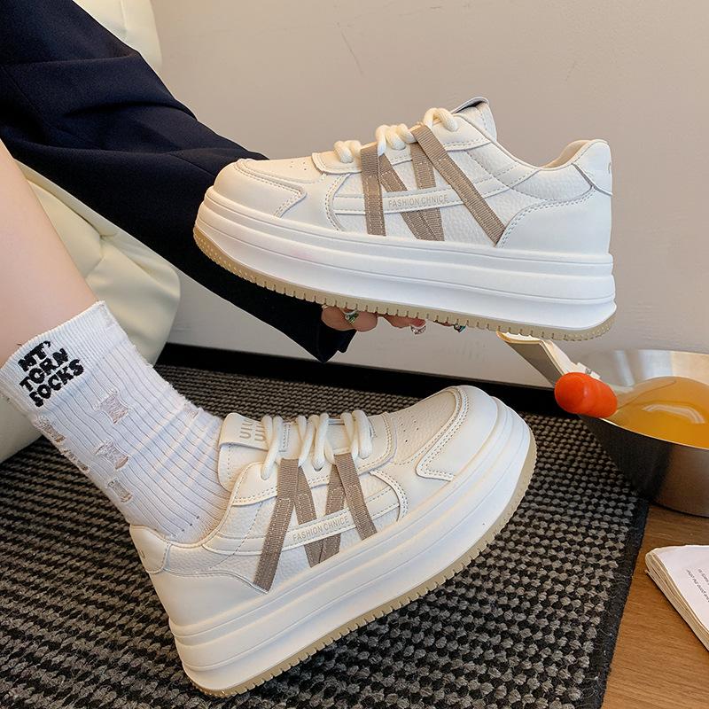 Leather platform casual versatile little white shoes women's 2025 autumn new breathable lightweight height-increasing women's board shoes sports shoes