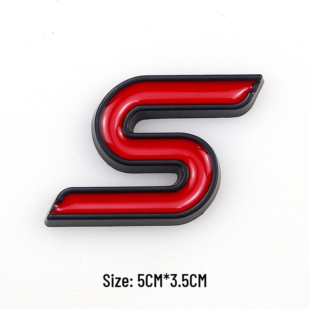 """S"" Logo""": Ideální pro upravené Fordy Mondeo, Focus, Fiesta a další sportovní modely. Obsahuje kovový znak vozu "S".