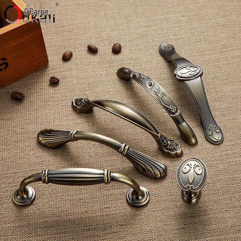 Tragatoare clasice europene din cupru antic pentru dulapuri de bucatarie si garderobe in verde si rosu