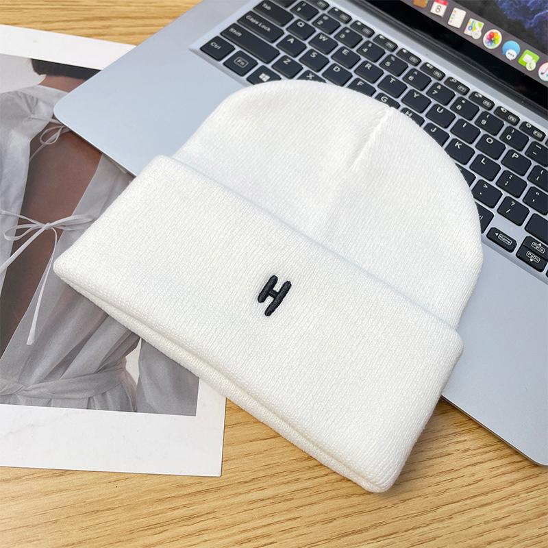 Embroidered butterfly knitted hat women's warm cold hat big head circumference ear protection pullover hat versatile bag head wool hat