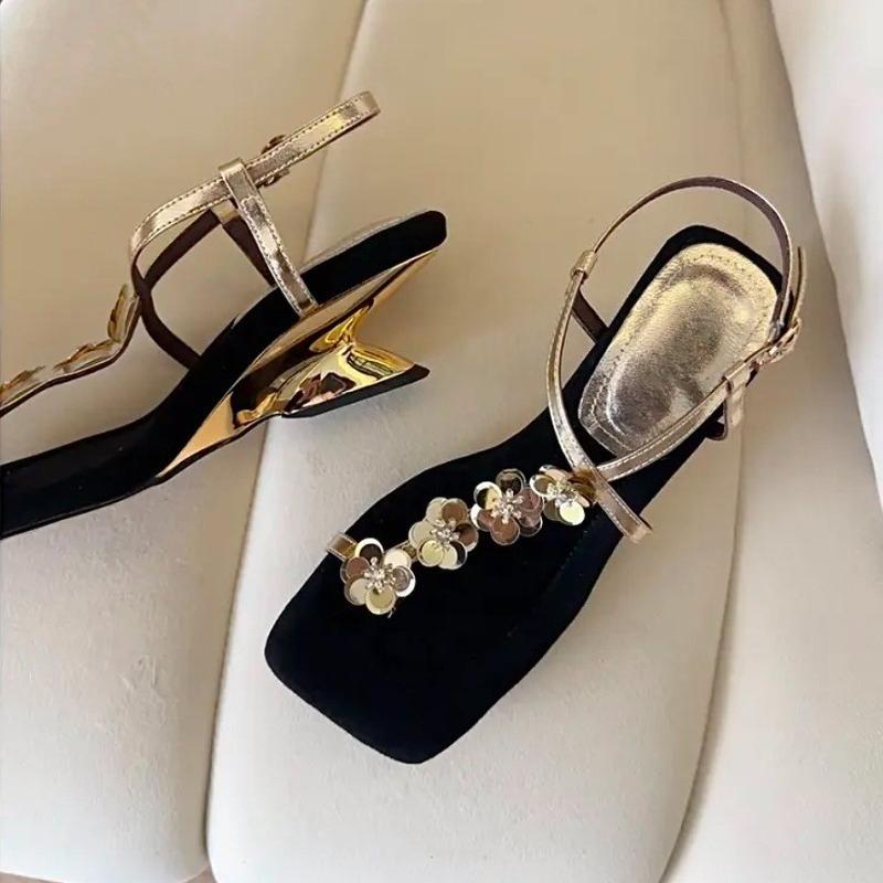 Fashion Temperament Sequin Flower Toe Kitten Heel Womens New Summer Square Toe Slender Strap Roman Shaped Heel Sandals