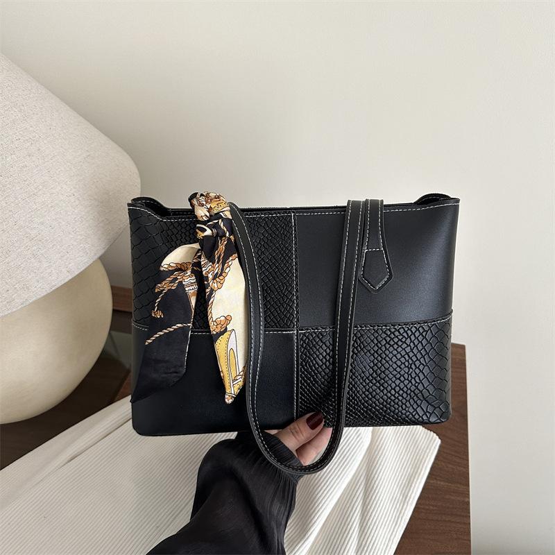 2025 Spring and Summer New Fashionable Underarm Women's Bags New Trendy Shoulder Bags Fashionable Large-capacity Tote Bags Fashionable