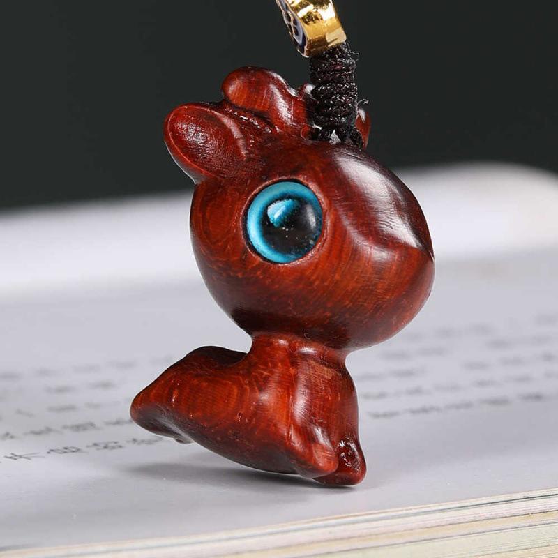 Green Sandalwood Deer Pendant Keychain: Wood Carving Charm for Bags and Ornaments