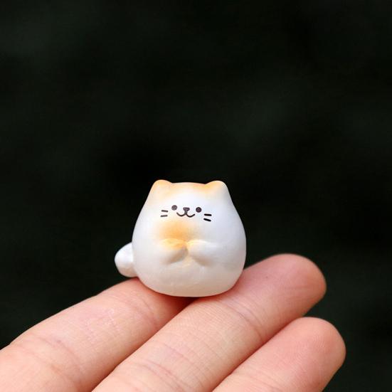Mini Resin Cat Figurine Cute Cat Animal Models Miniature Ornaments for Cake Topper Micro Landscape Dollhouse Garden Home Desk Decor
