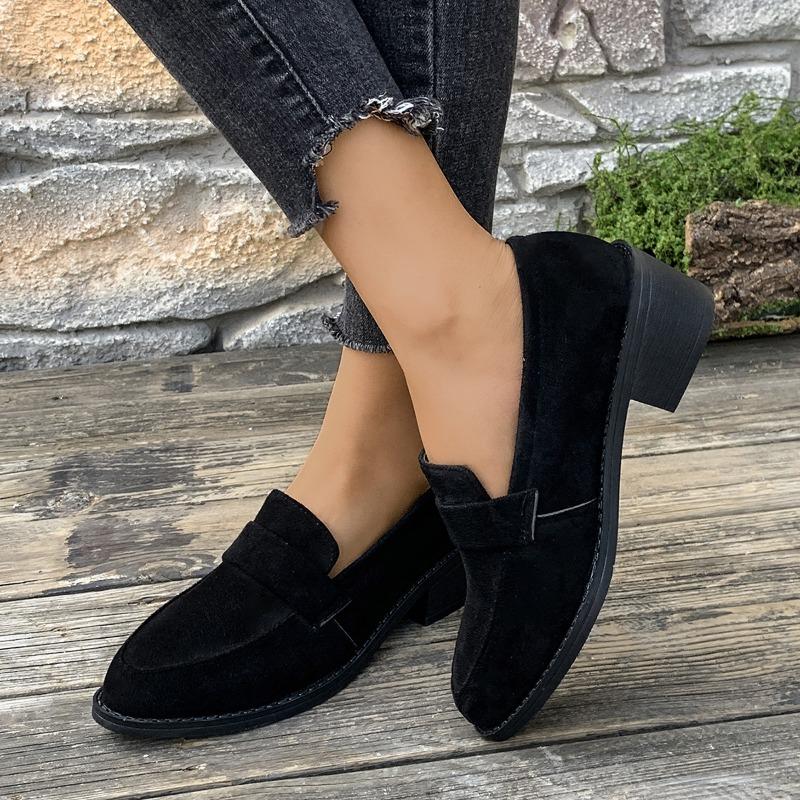 

Large size single shoes women s spring and autumn new pointed toe foot casual thick sole heightening women s shoes 36