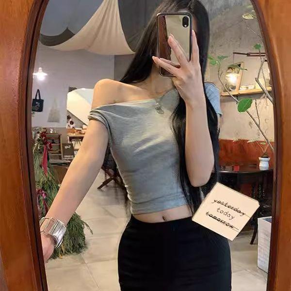 Spicy Girl Asymmetrical One-Shoulder Slimming Short-Sleeve Top - Sexy and Unique Summer Style for Women