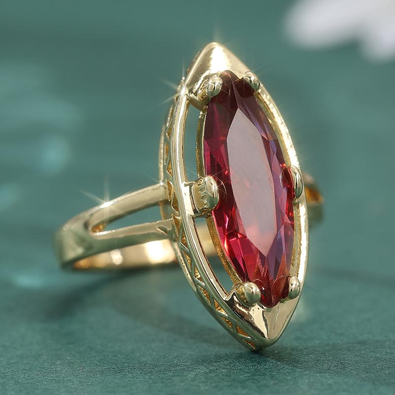 Magnifique Bague pour Femme Incrustée de Zircon Rouge Dorée Tendance Sculpture à la Main Bijoux Quotidien Party Cadeau d'Anniversaire