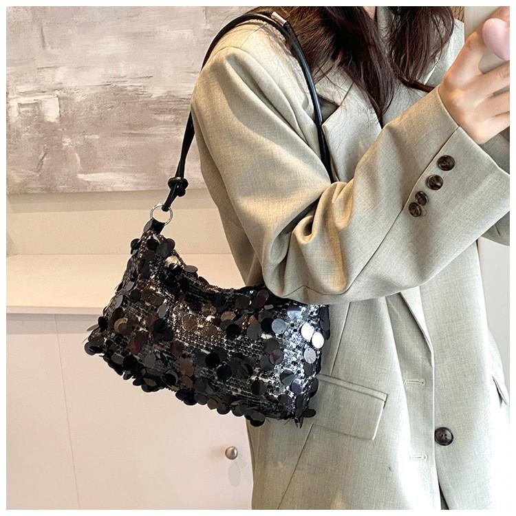 

Stylish Spring 2024 Sequined Crossbody Bag For Women With Chain Detail Ideal For Casual Outings чорний