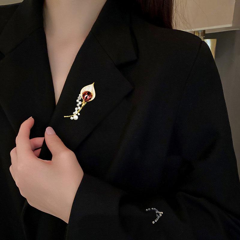 Senior Brooches Flower Leaf Brooch Pins for Women Suit Pendant  Fashion Brooches Jewelry