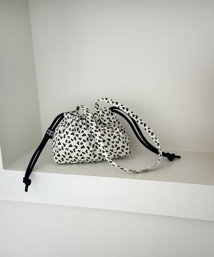 Sogonsogon Animal Ivory Mini String Bag