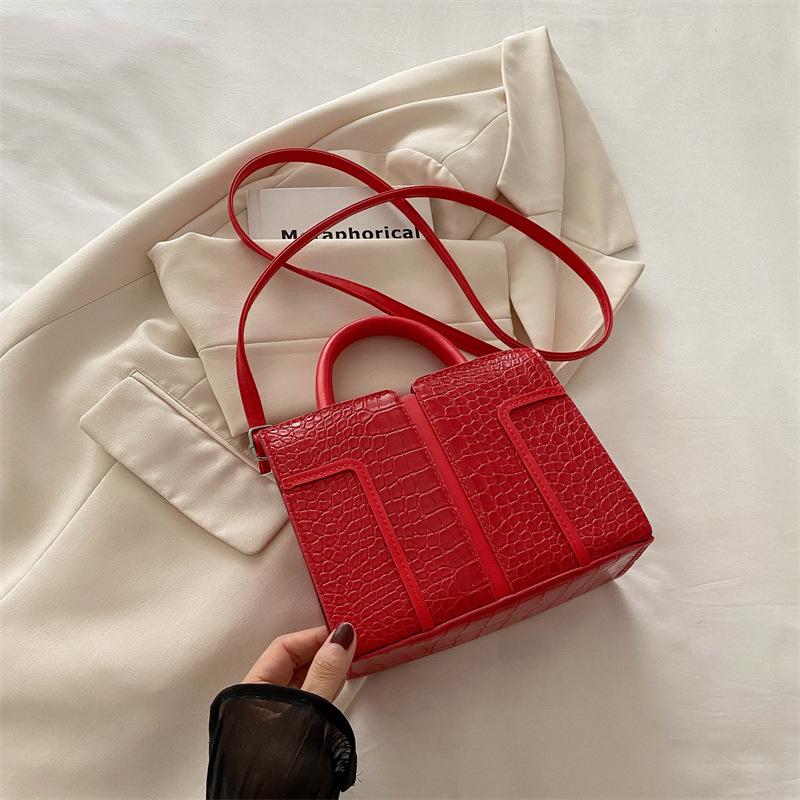 

Осень новая простая ретро сумочка модная повседневная красивая на плечо кроссбоди маленькая квадратная сумка красный