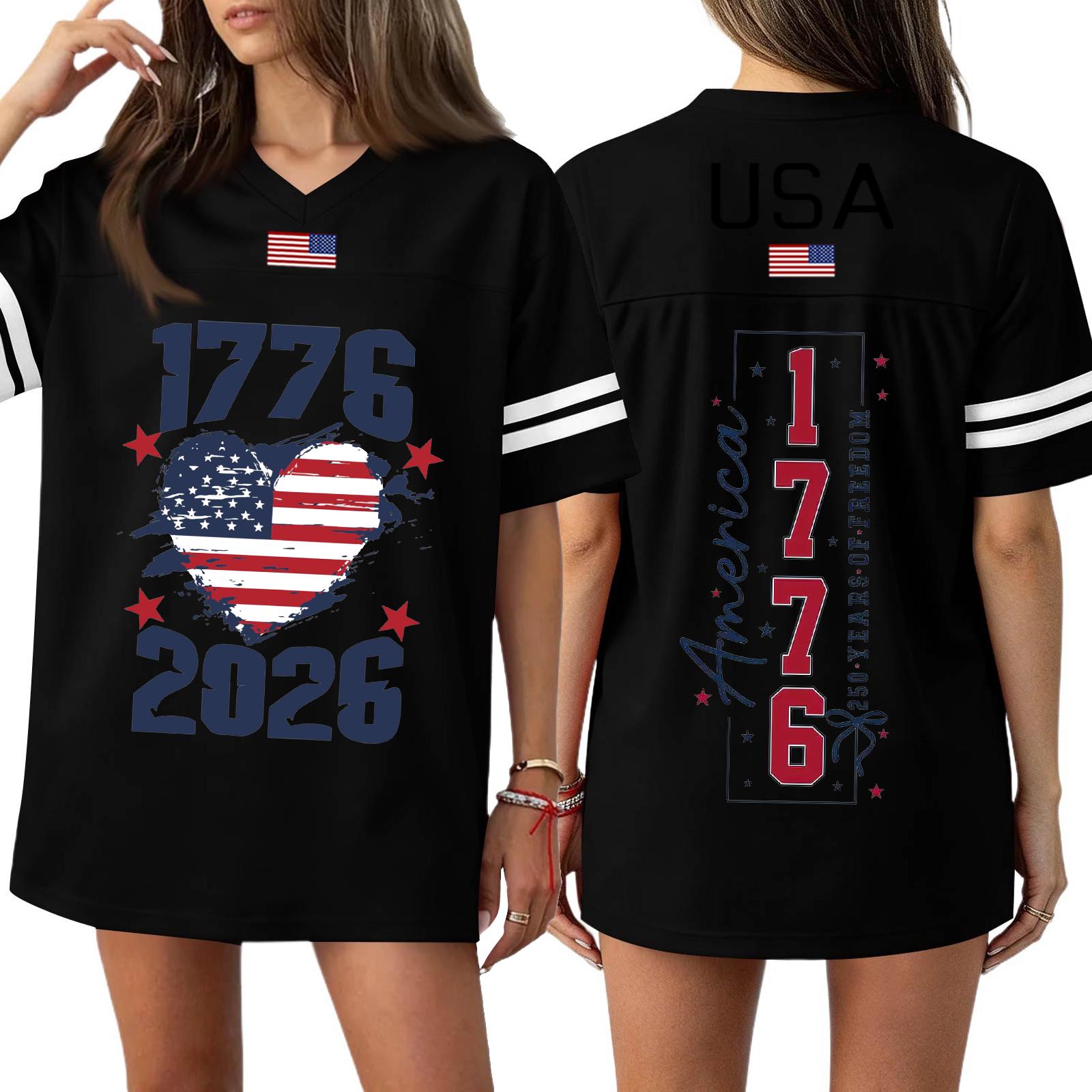 

Women’s Short Sleeve Loose Fit Jersey Top with 1776 2026 USA Graphic Front and Back V Neck Casual Tee Shirt for Everyday Wear L чёрный