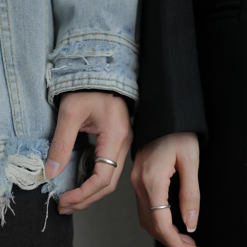 2023 Adjustable Retro Matte Frosted Couple Ring: Unique Niche Design