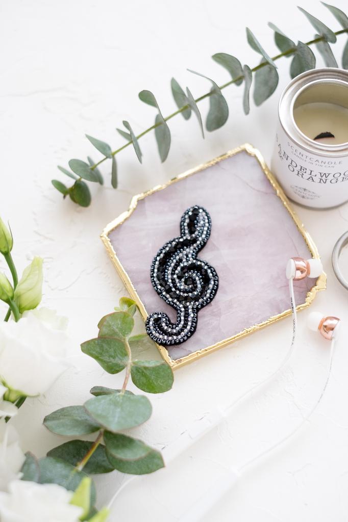 Set für Perlenstickereidekorationen auf natürlicher Kunstleinwand Abris Art-Sortiment