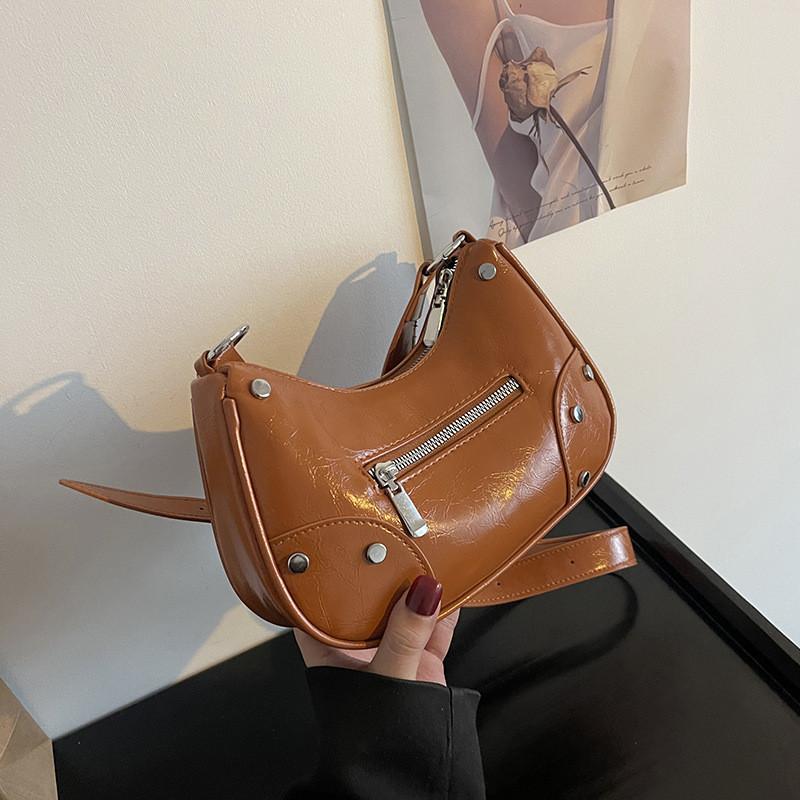 Stilvolle Vintage Halbmondtasche für Damen aus weichem PU-Material in trendigen Farben