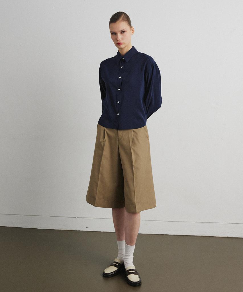 Aheule Sculpt Tuck Shorts_Olive Beige