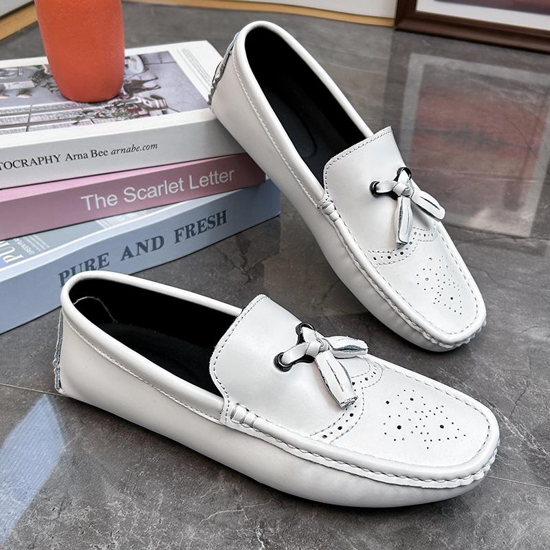 Retro Oil Top Casual Leather Shoes Retro Men Loafers Slip On Formal Moccasins Soft Leather Driving Shoes Lightweight Boat Shoes