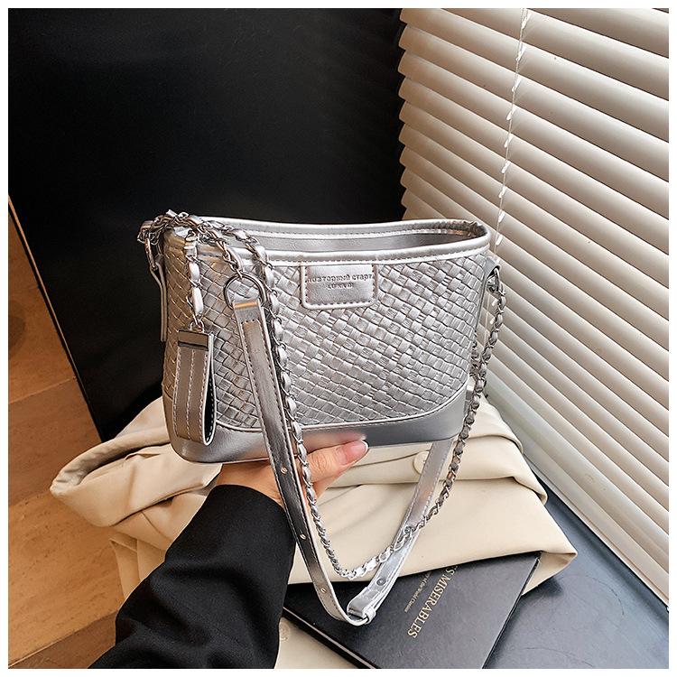 

Rhombus embroidery thread stray bag new trendy contrasting colors popular messenger bag fashionable and simple shoulder armpit bag срібний