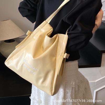 This Year, the Korean Version of High-end Soft Leather Commuting Large-capacity Tote Bag Is Popular, Casual and Versatile Fashion Shoulder Women's Bag