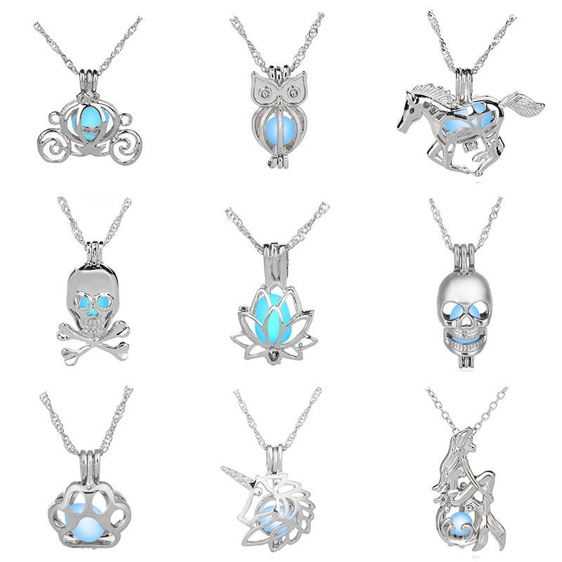 

Halloween Luminous Pendant Necklace for Women Blue-Green