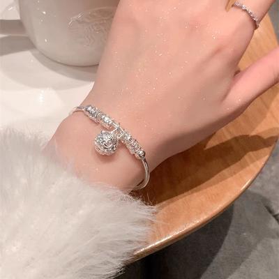 Saray Çanı Bilezik Kadın Aksesuarları Basit İtmeli Çekmeli Pürüzsüz Çan Yol Geçiş Bileziği Kız Arkadaşlar İçin Sevgililer Günü Hediyeleri Üreticisi