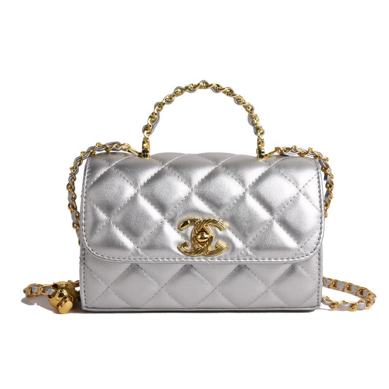 Bolsa Transversal Pequena Xiangfeng Mini com Corrente em Xadrez Diamante e Bola Dourada - Vermelha, Moda Outono