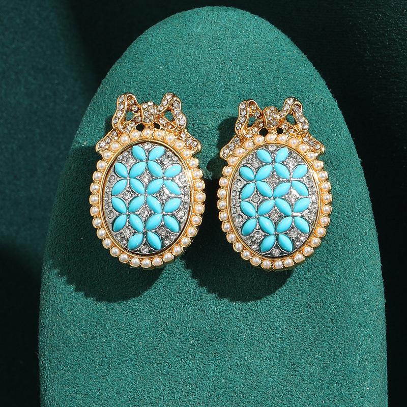 Yong Nuo Vintage Retro Jewelry: High-End, Colorfast Antique Earrings