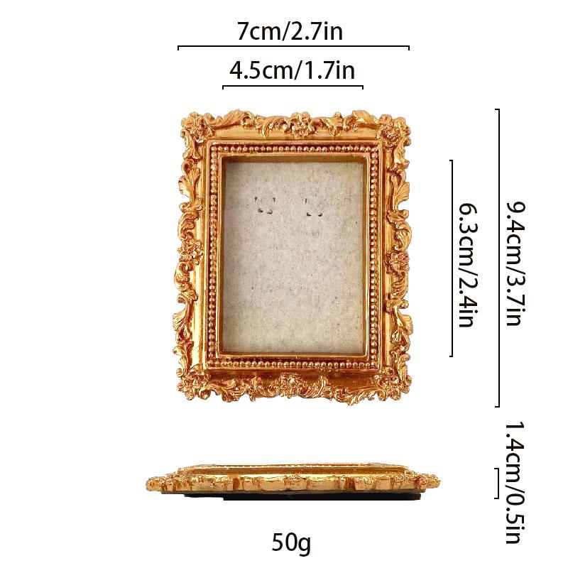 Victoria-Style Retro Resin Photo Frame Ornament - Light Luxury Badge Display Stand for Photo Props
